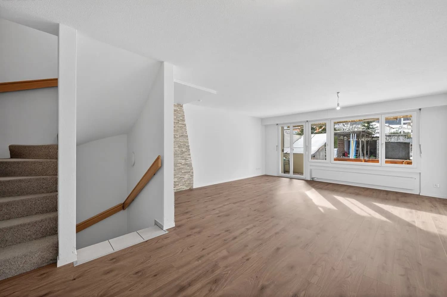 Familienidylle in Reichenburg SZ-ruhig, zentral und mit Bergblick