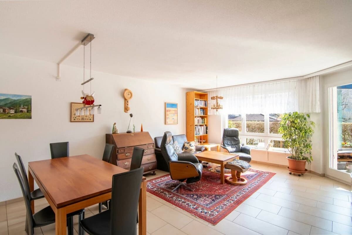 Natur- und stadtnah - gepflegte 3.5-Zimmer-Wohnung mit Wintergarten, Balkon & Einstellhallenplatz in Stettlen