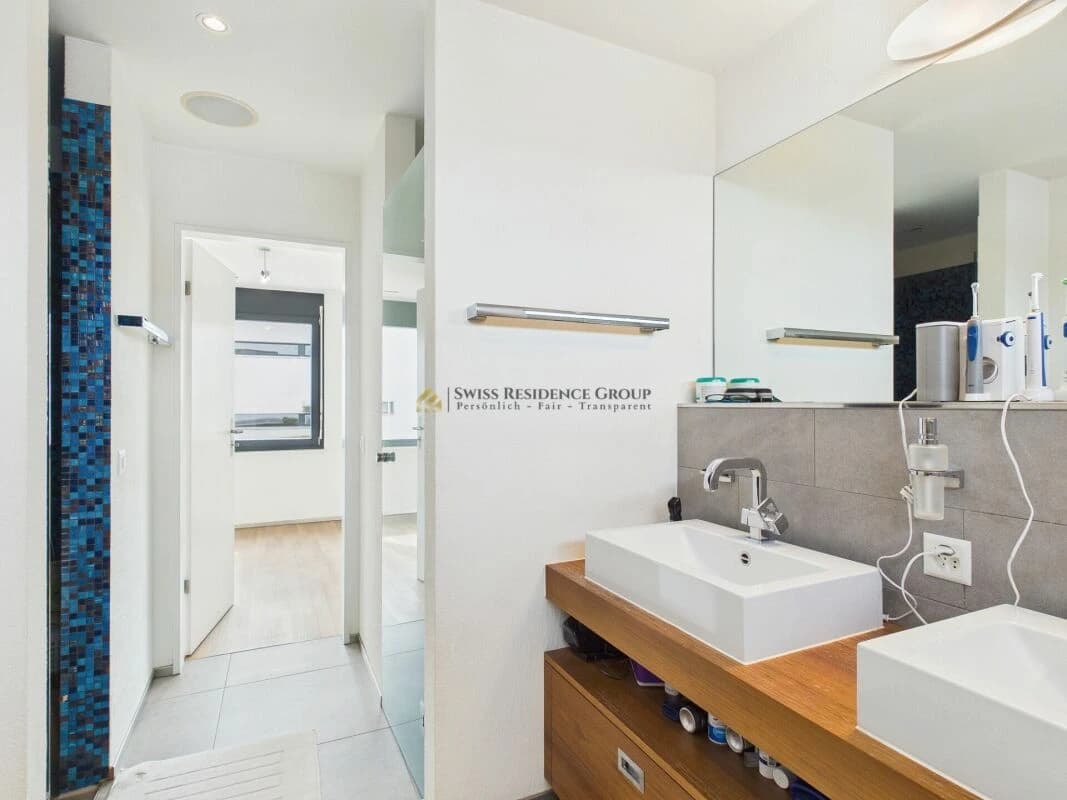 Modernes Einfamilienhaus mit Panorama in Adliswil