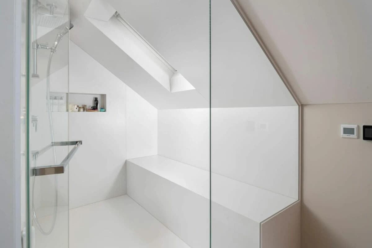 Komplett renoviert, mit Pool und traumhafter Aussicht!