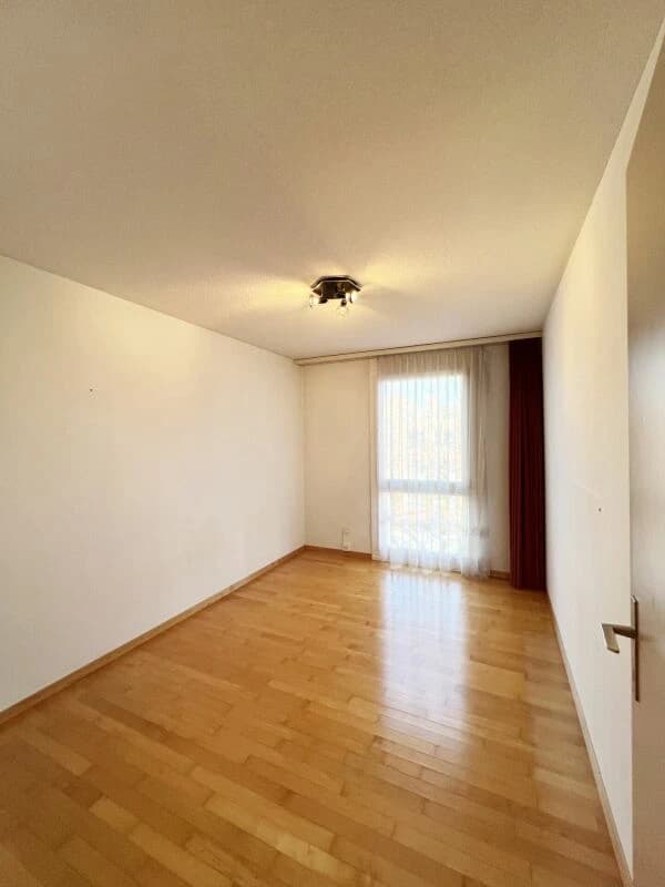 Grosszügige Eigentumswohnung an begehrter Lage mit Blick ins Grüne