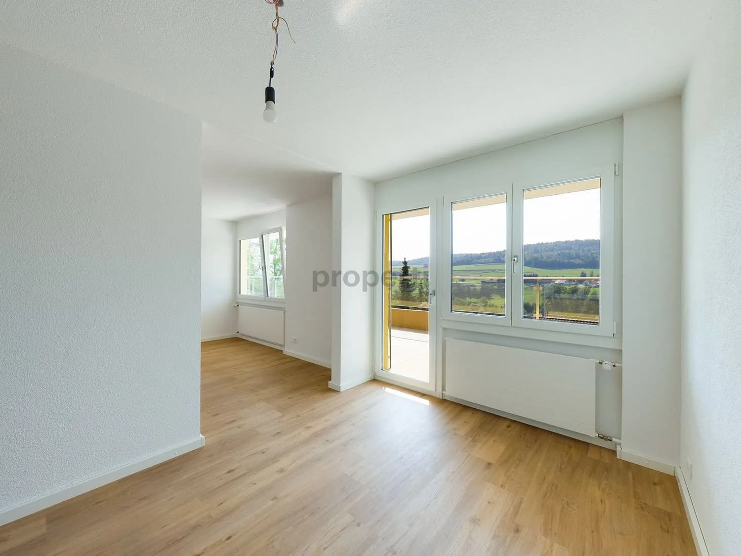 Leben wie im Einfamilienhaus - ruhig gelegene, moderne 3.5 Zimmer Wohnung mit eigenem Gartensitzplatz