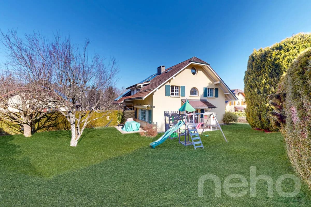 VILLA LUMINEUSE AU CALME, ENTRE NATURE ET PROXIMITÉ DE LAUSANNE