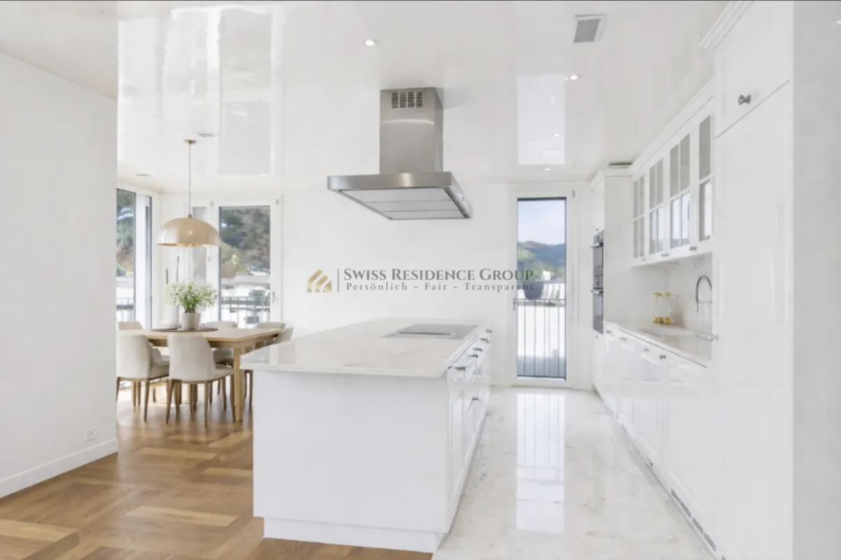 Traumhafte Attika mit Bergsicht - Exklusives Wohnjuwel