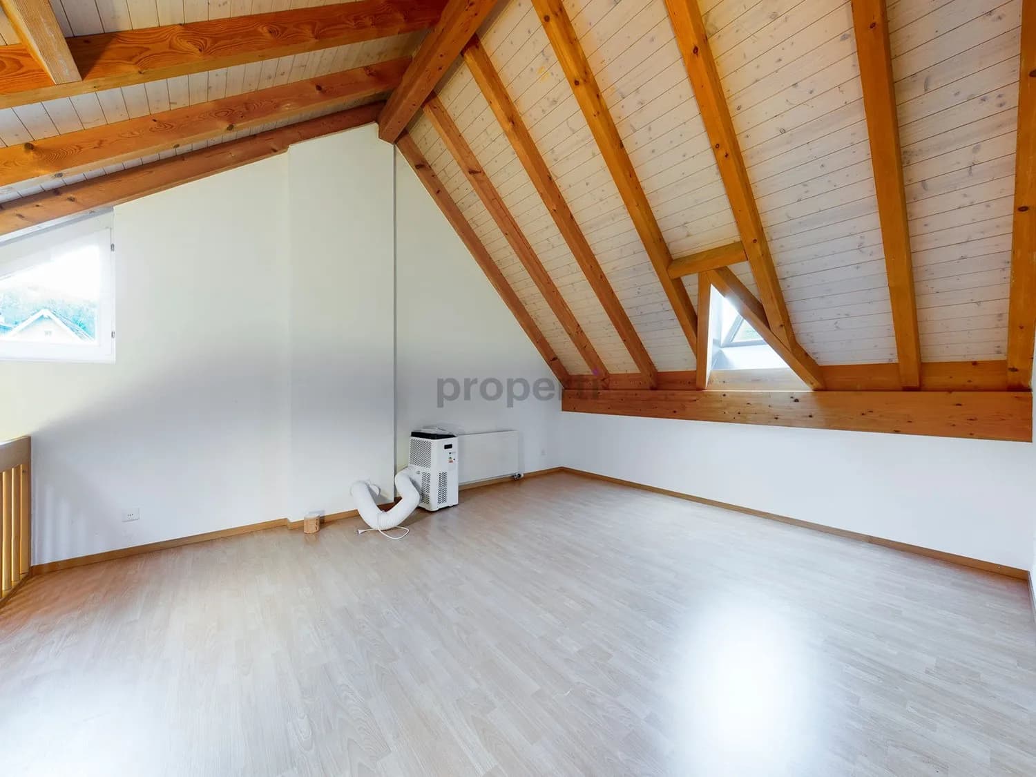 CHARMANT UND GEMÜTLICHE 3 ZIMMER-WOHNUNG