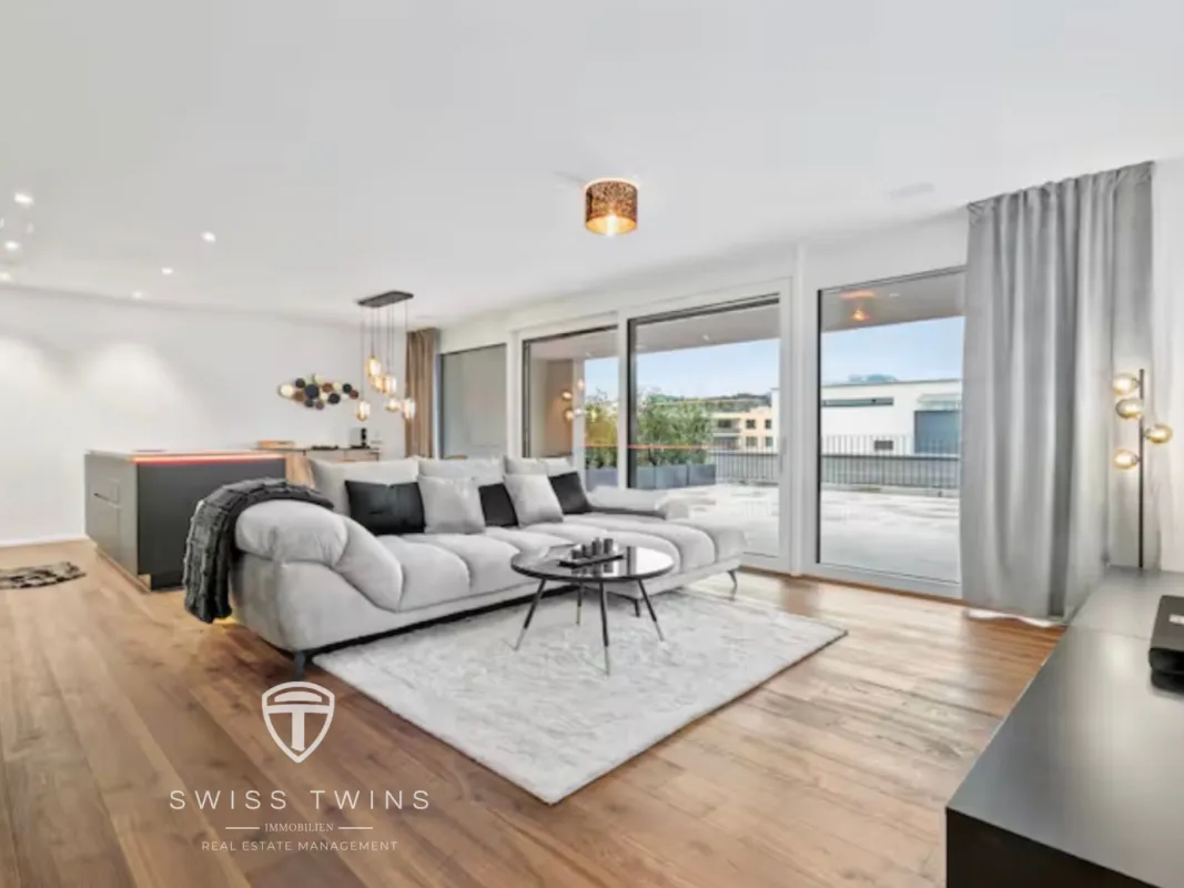 Luxuriöse 3.5-Zimmer-Terrassenwohnung mit 132m² Privat-Terrasse und traumhafter Aussicht auf Pilatus & Rigi