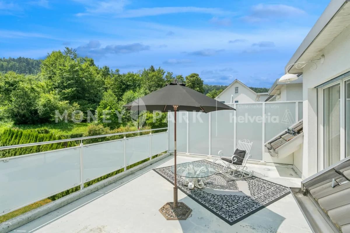 Wohnen mit Aussicht - Gepflegtes 5.5-Zimmer-Haus am Pfannenstiel