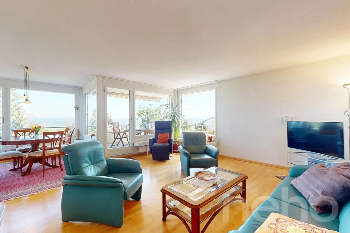 Superbe appartement en terrasse avec magnifique vue à Evilard