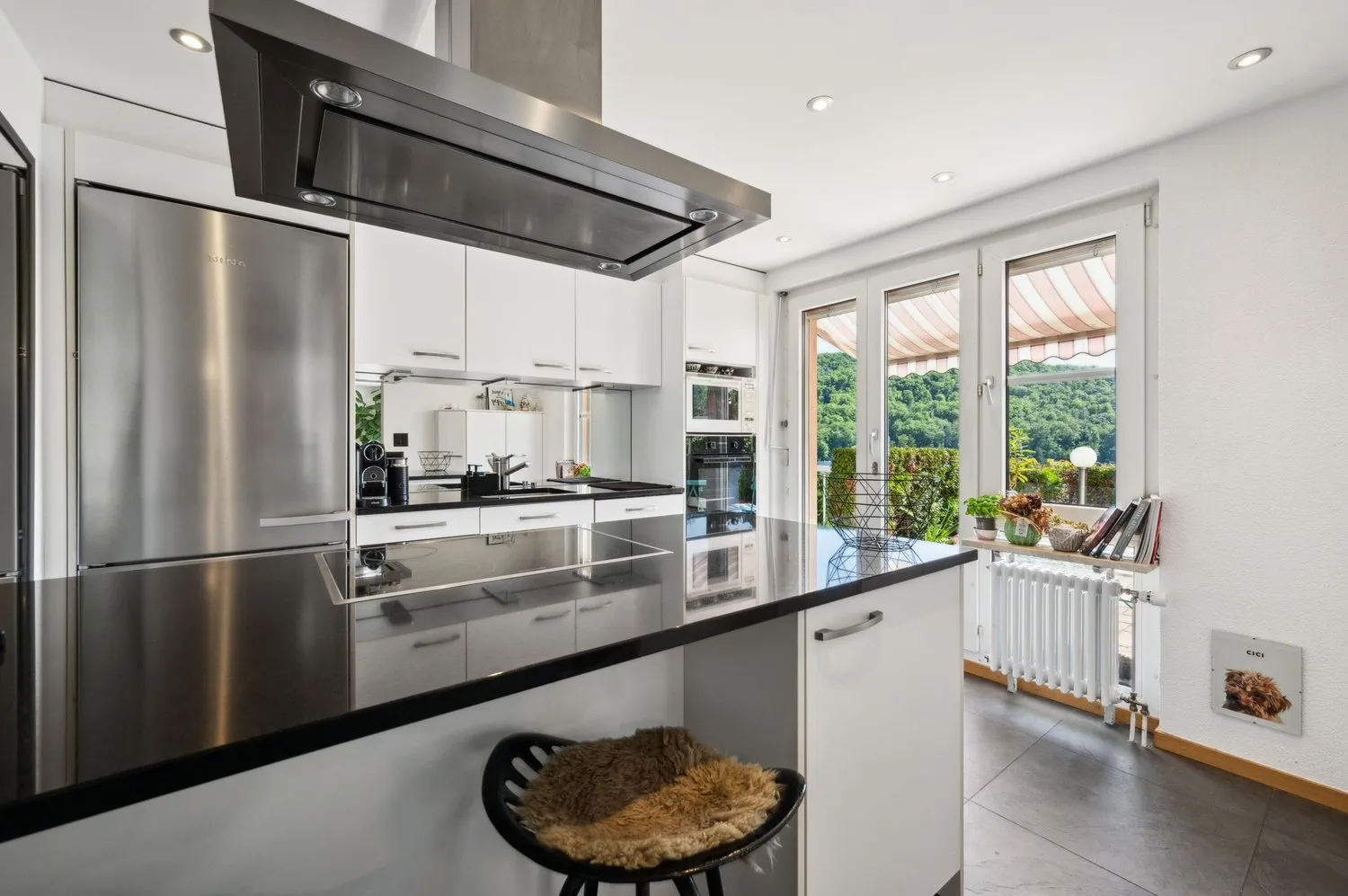 Modernes 6.5-Zimmer-Einfamilienhaus mit eindrucksvollem Panoramablick