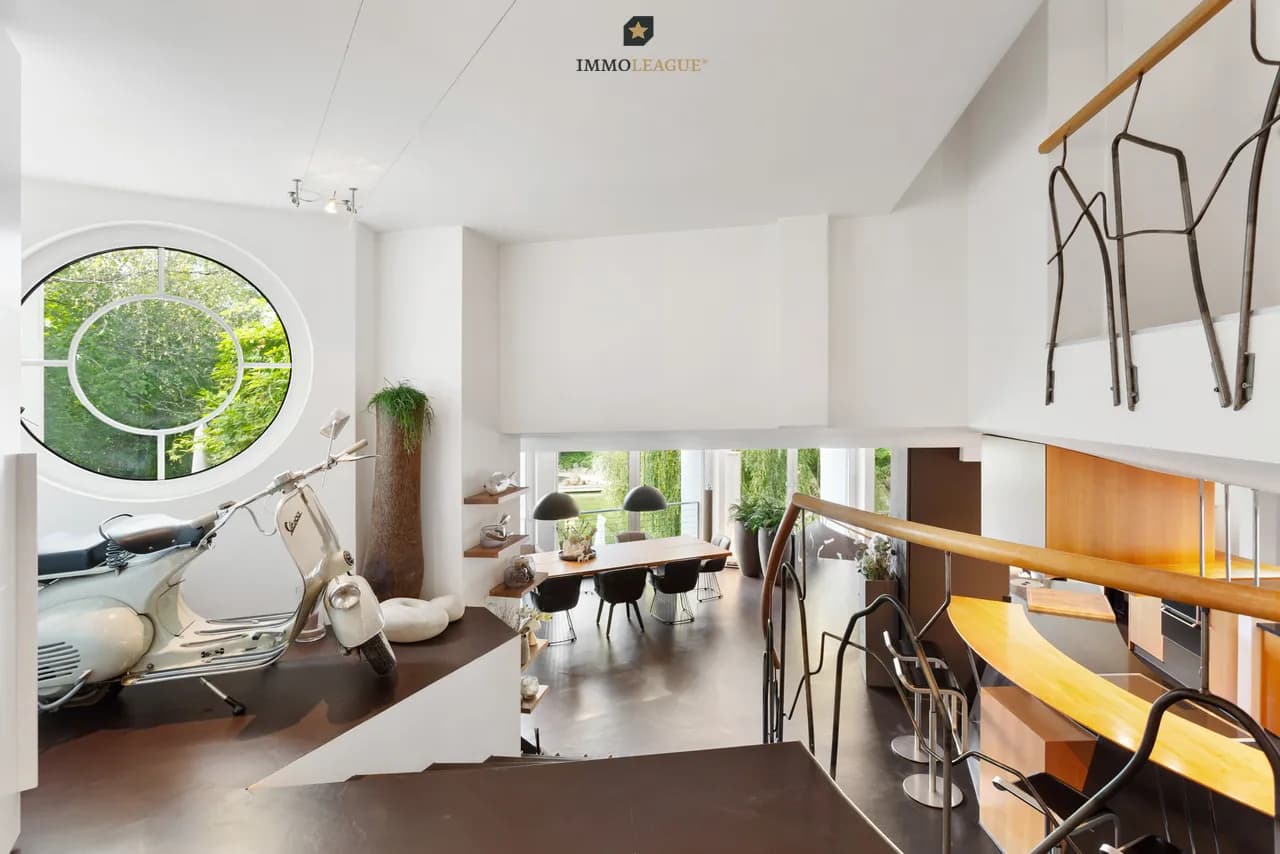 Seltene Gelegenheit: Villa mit Privatweiher an idyllischer Lage.