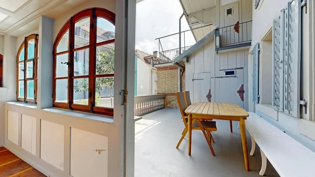 Gschichtsträchtigi Muure mit modernem Inneläbe ir Burgdorfer Autstadt