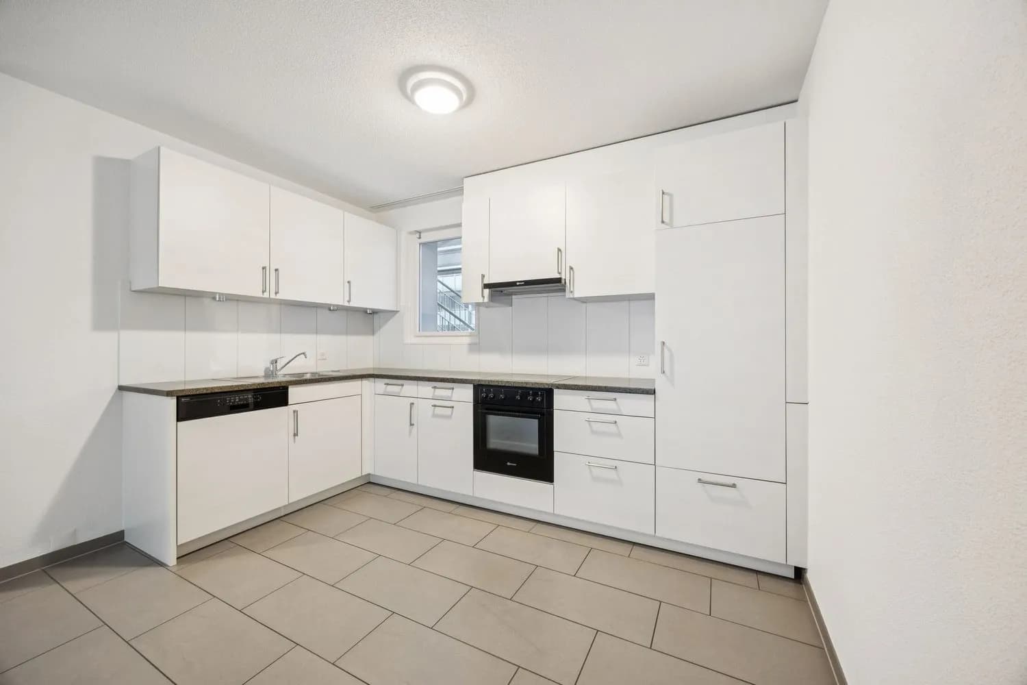 Helle 2.5-Zimmer-Wohnung mit grosser Terrasse!