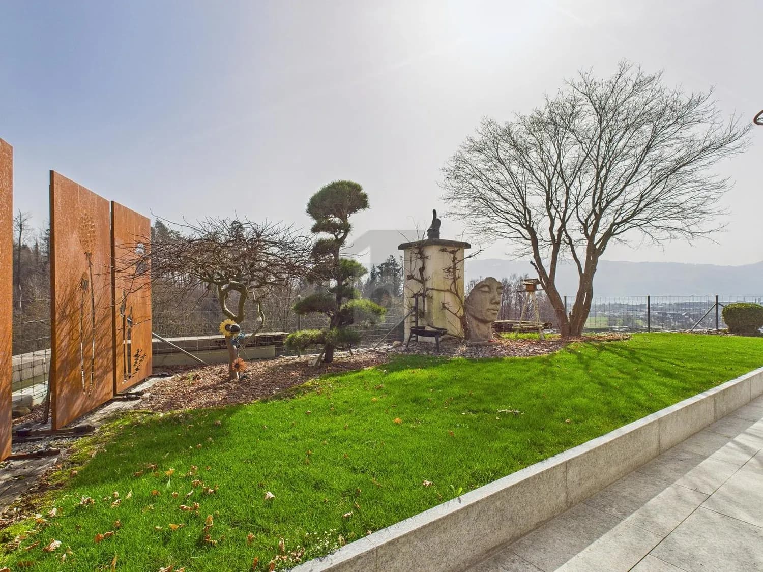 ZEITLOS, MODERN MIT SEEBLICK