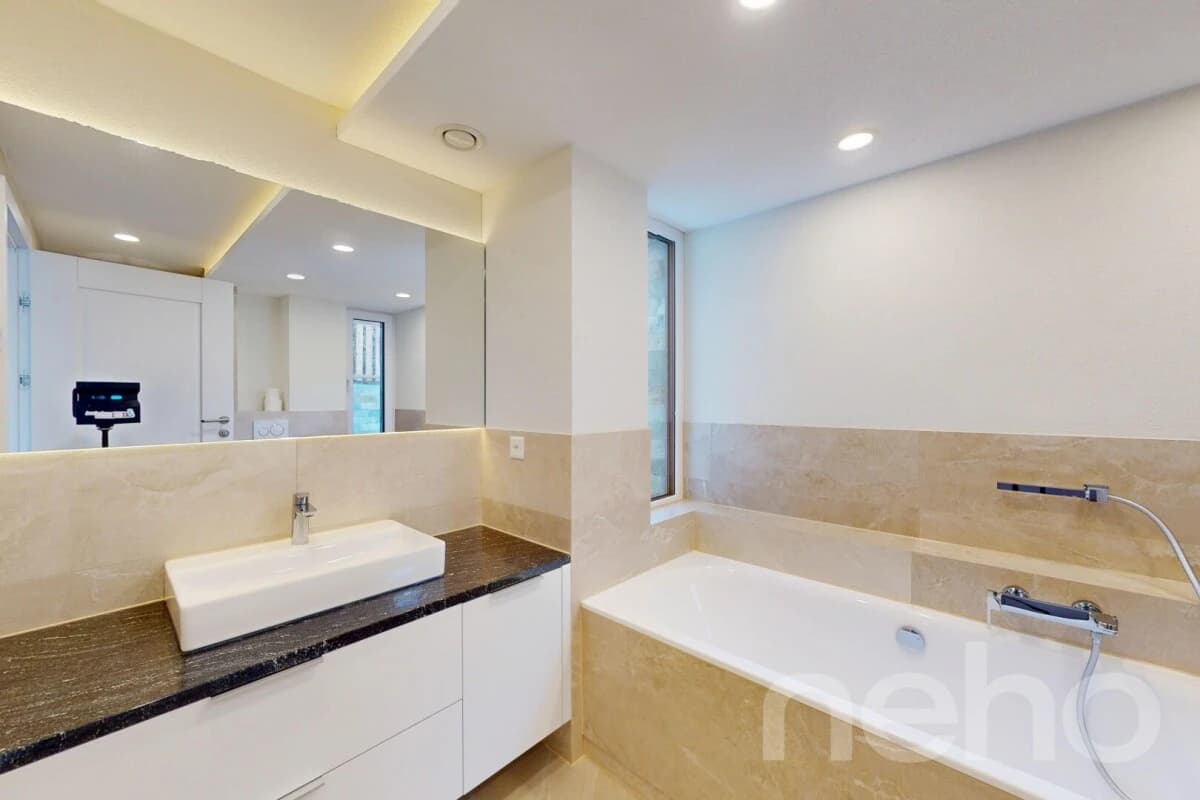 Ankommen und durchatmen: Neubau mit unverbaubarem Bergblick