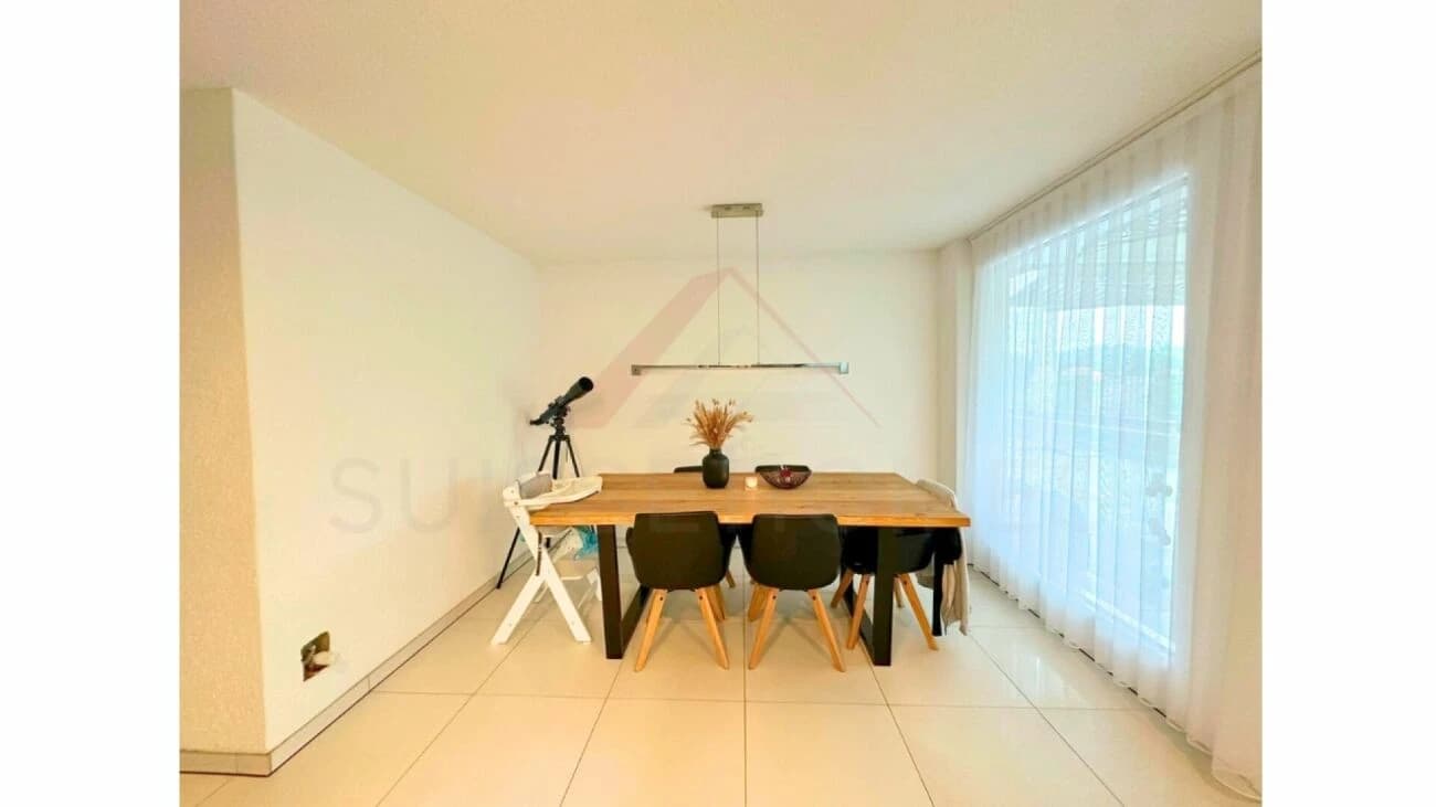 Komplett renovierte 5.5-Zimmer-Wohnung mit 126 m² Wohnfläche und 74 m² Balkon-/Terrassenfläche in Huttwil