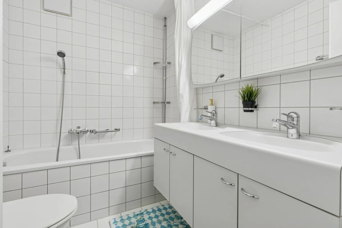 Charmante Wohnung am Zihlkanal inklusive Einstellhallenparkplatz