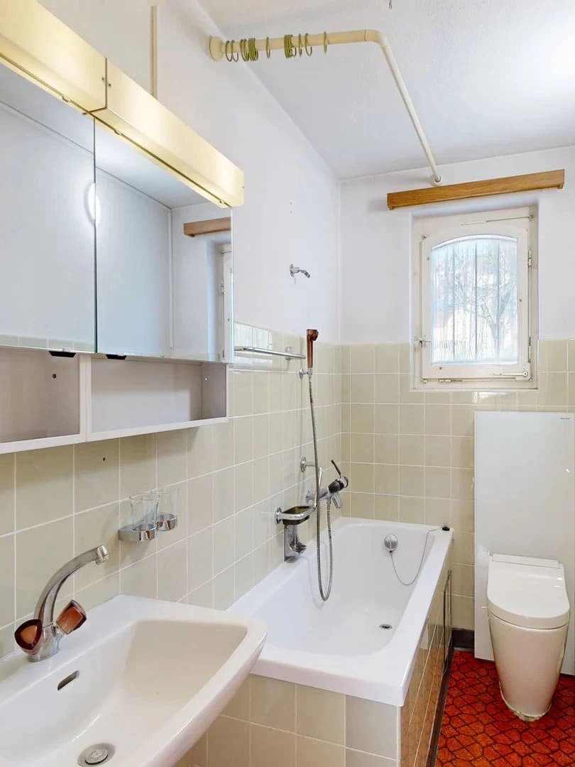 Idyllisches 6-Zimmer-Einfamilienhaus mit Garage und Aussenparkplatz