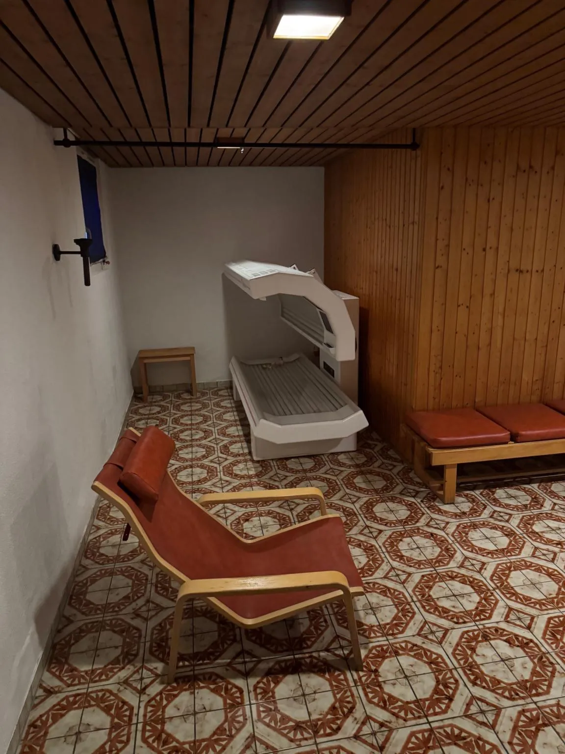 Sauna mit Solarium an der Austrasse in Basel zu vermieten