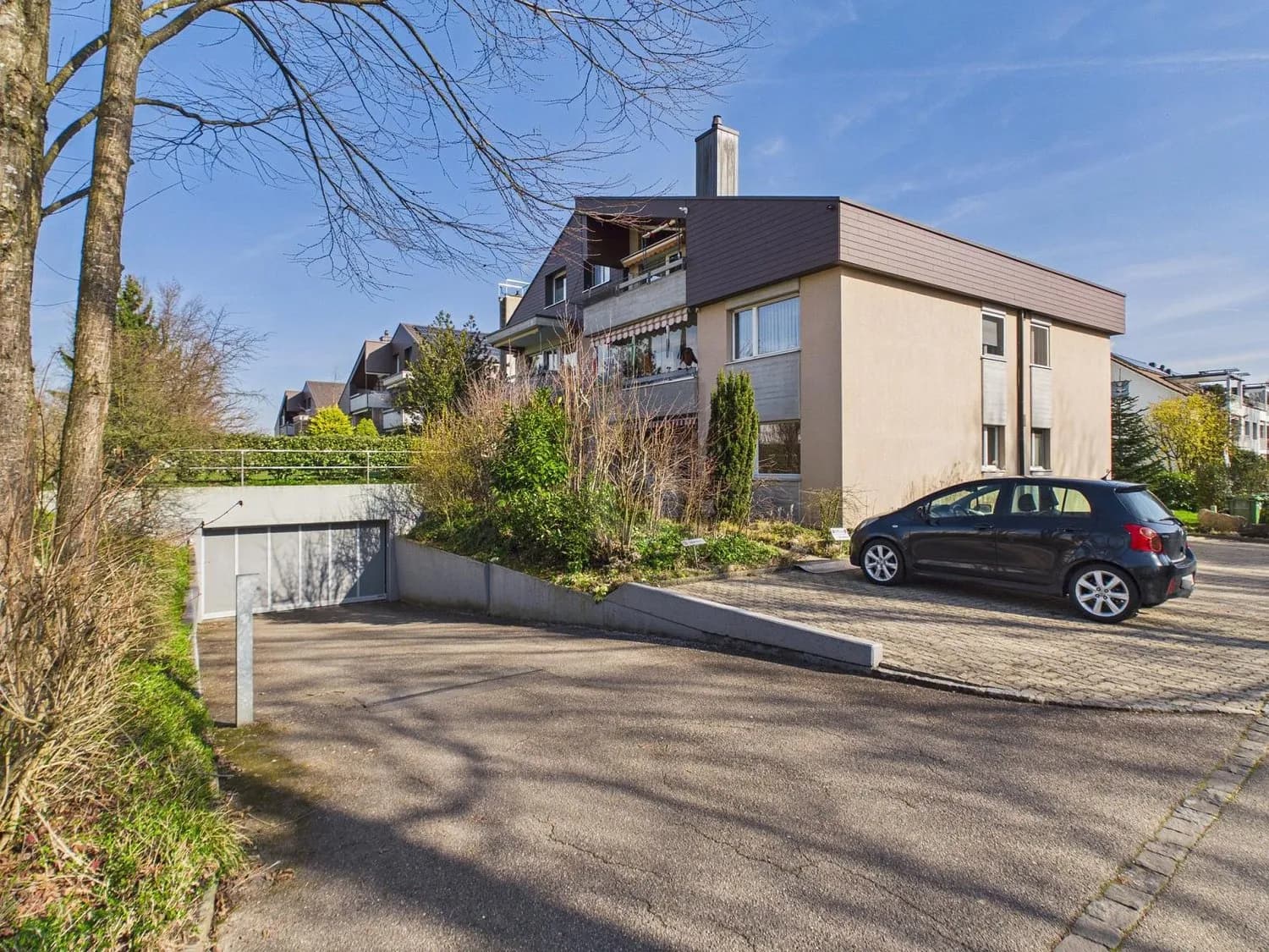 RUHIG UND FAMILIENFREUNDLICH MIT BLICK INS GRÜNE!