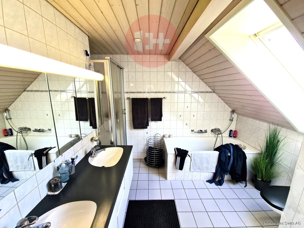 RUSTIKALES 5-ZIMMER BIJOU AUF 2 ETAGEN MIT SCHWEDENOFEN!