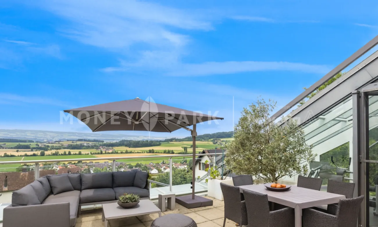 4.5-Zimmer-Terrassenwohnung mit herausragender Panoramasicht und Wintergarten