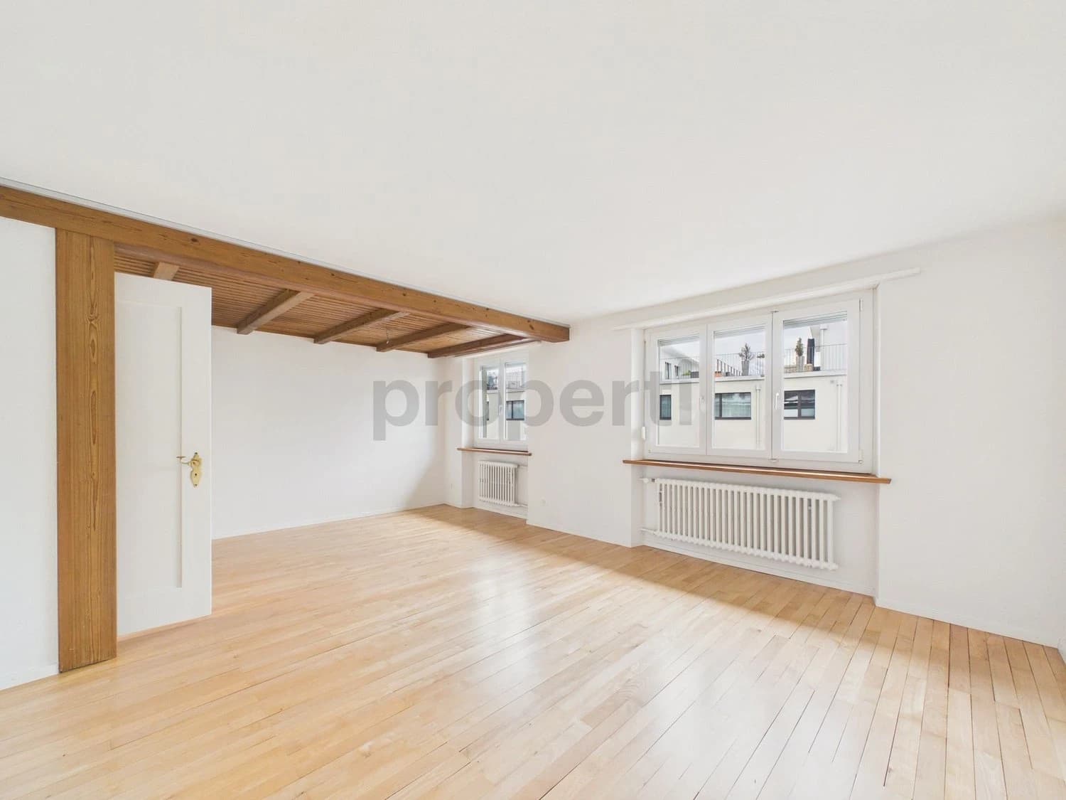 Modern 4-Zimmer-Wohnung mit Balkon, Ibach