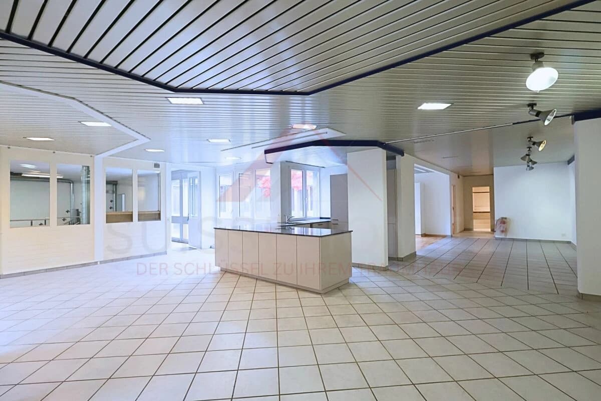 Atriumgebäude mit 220 m² Wohn- und 270 m² Gewerbefläche in Thörishaus (Neuenegg BE) - vielseitig nutzbar