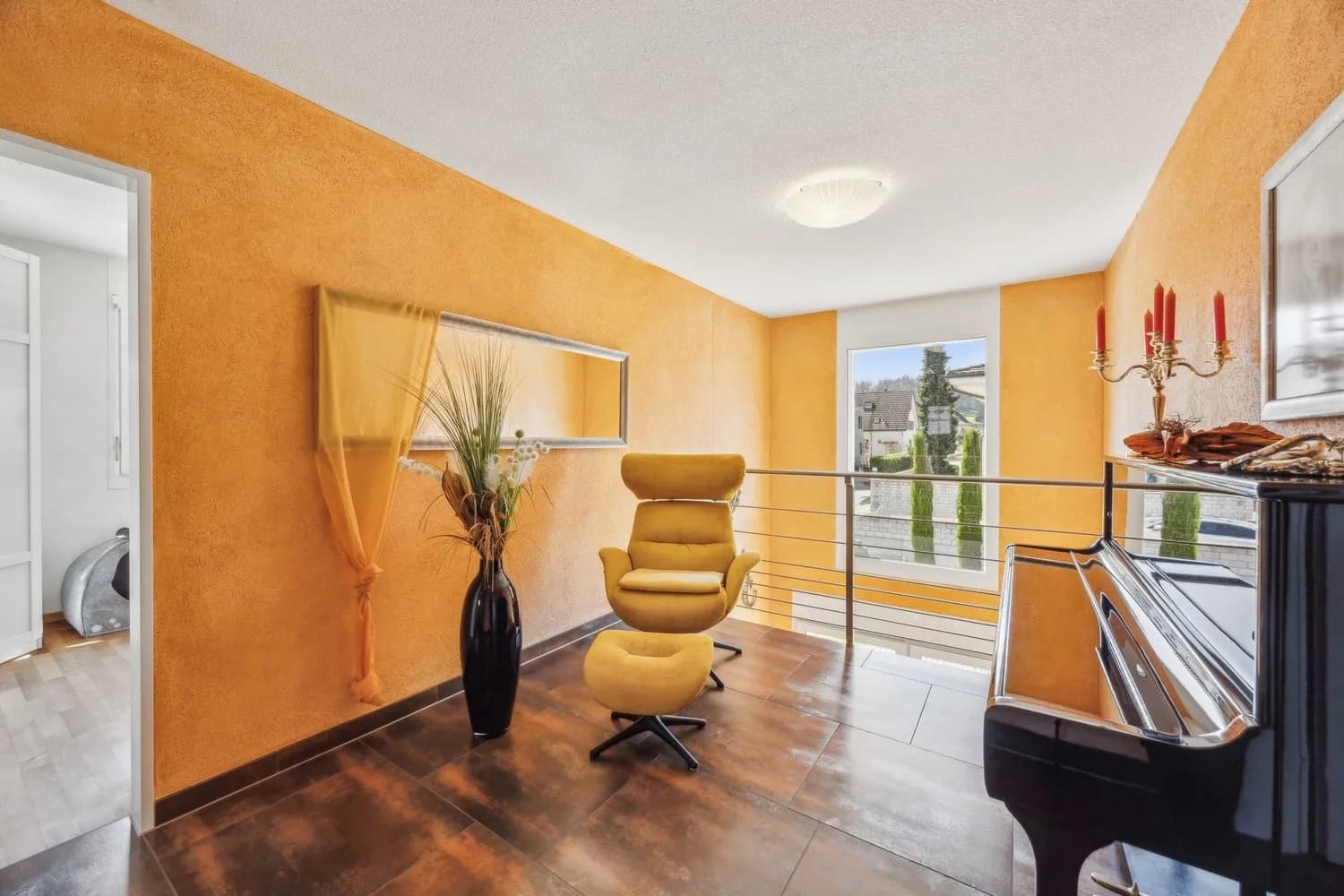 Gepflegtes Einfamilienhaus in Suhr  ruhige Wohnlage, modernes Ambiente und durchdachte Architektur