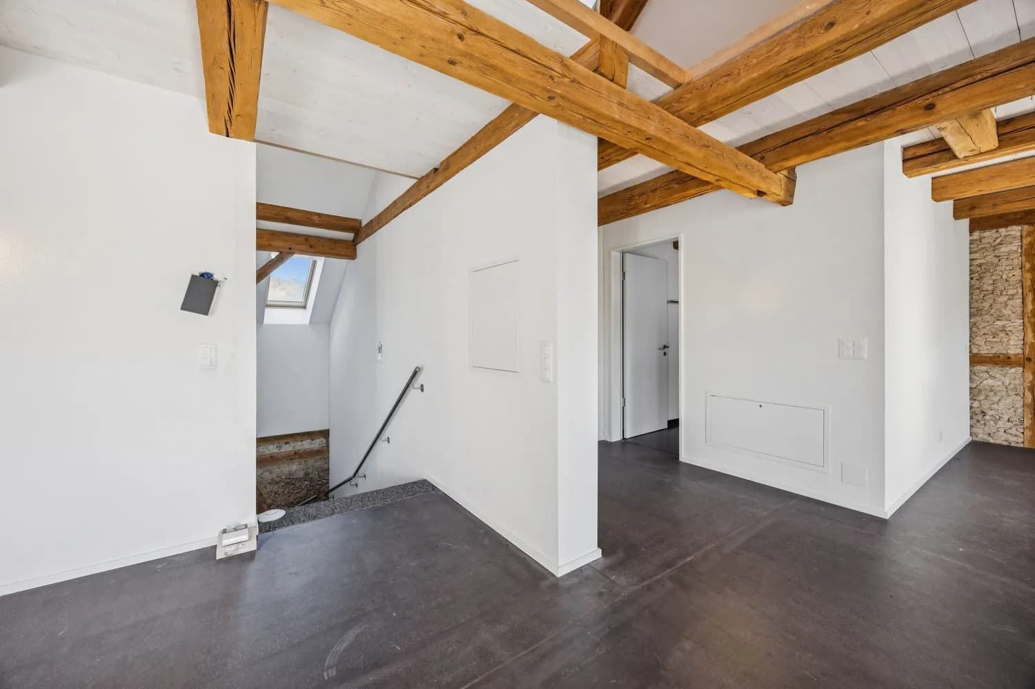 Exklusive 5.5-Zimmer-Dach-Maisonette mit Charme