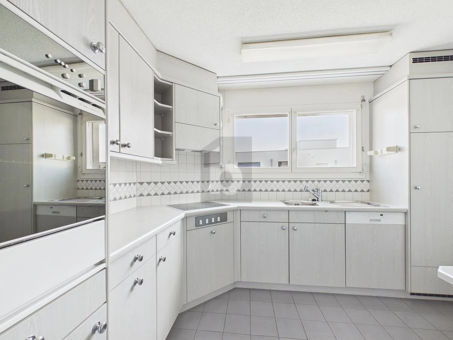 LICHTDURCHFLUTET AN RUHIGER LAGE