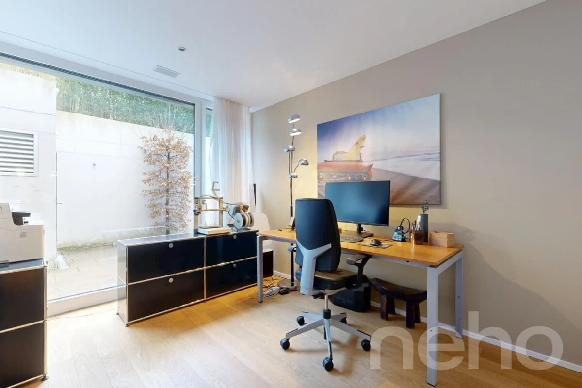 Modernes Einfamilien-Eckhaus mit sonnigem Garten