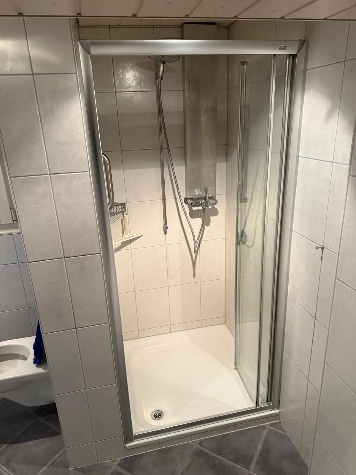 Charmantes 6.5-Zimmer-Einfamilienhaus mit grosszügigem Stauraum, Glarus Süd