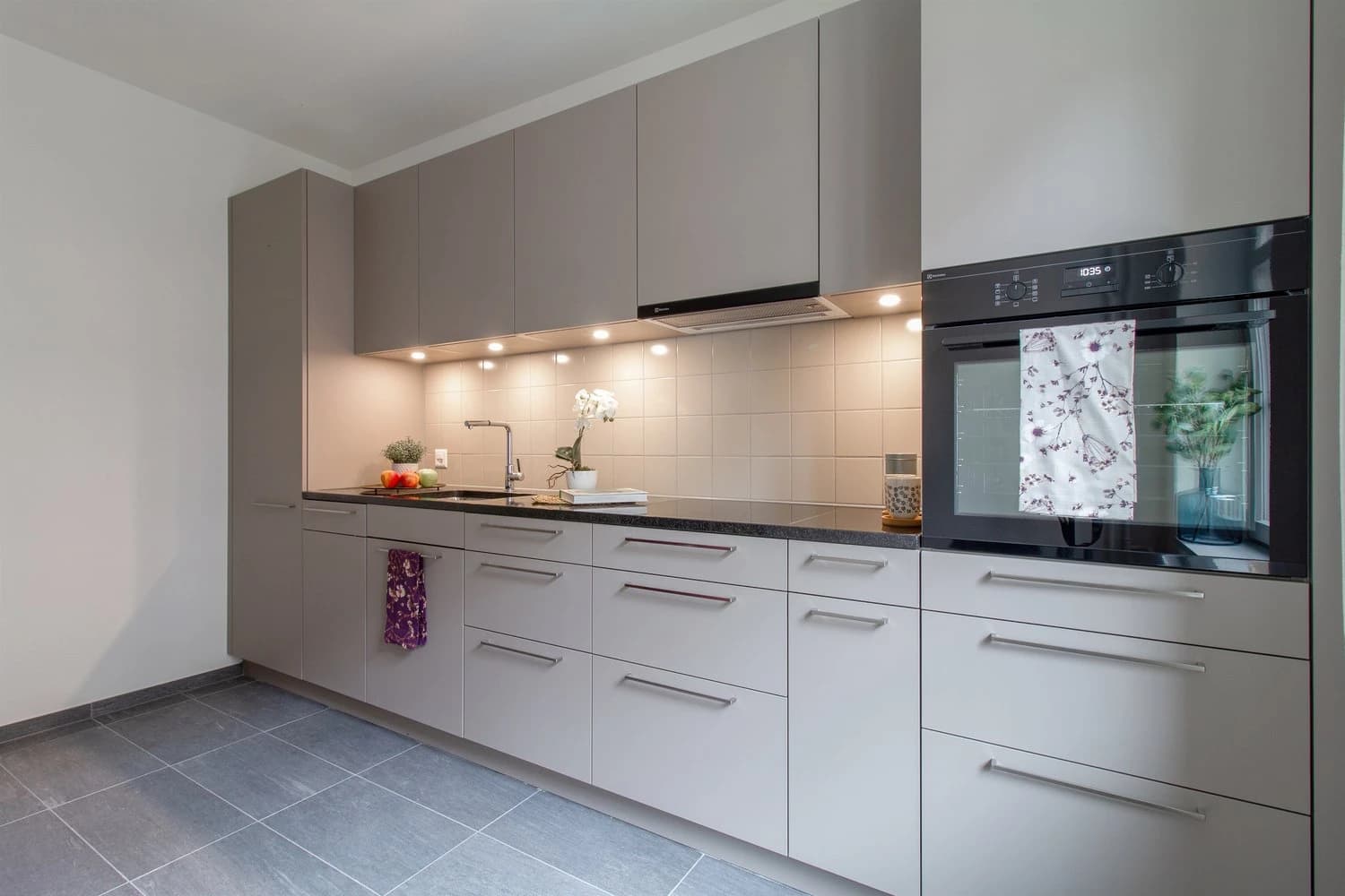 Tolle Jugendstilwohnung - ideal für eine Wohngemeinschaft!