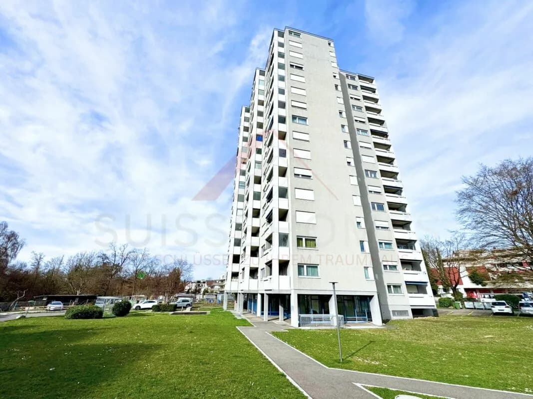 Exklusive 3.5-Zimmer-Wohnung im 15. Obergeschoss mit spektakulärer Weitsicht in 8152 Opfikon