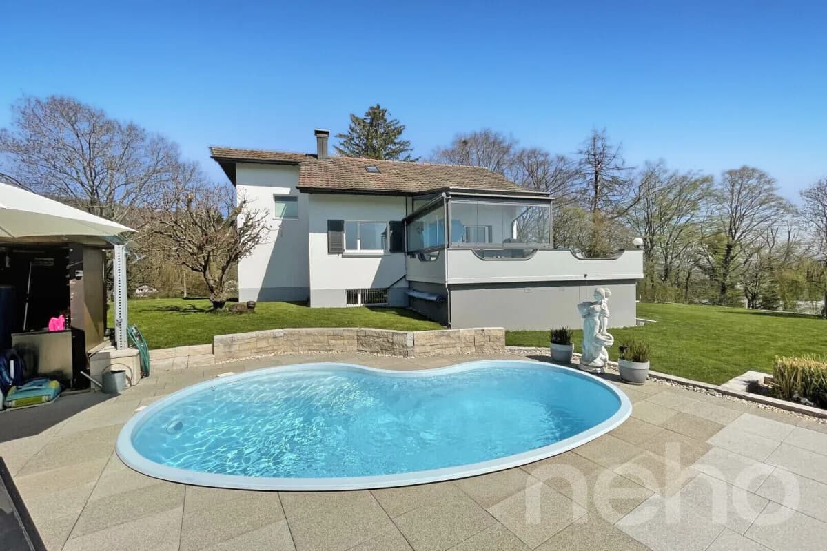 Erstklassiges 5.5-Zimmer Einfamilienhaus mit attraktiver Fernsicht