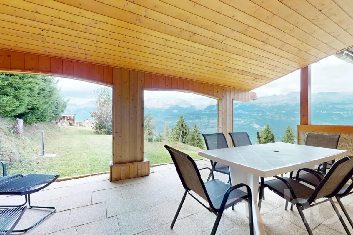 Charmant chalet mitoyen avec terrain et terrasse