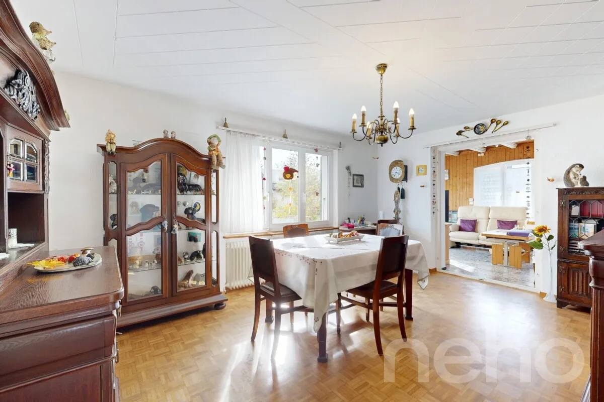 Familiendomiziel mit Dachgeschosswohnung, Werkstatt und Schopf