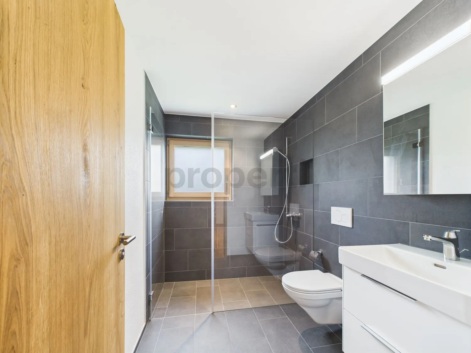 Schöne 5.5-Zimmer Maisonette-Neubauwohnung mit Berg- und Seeblick in Brigels