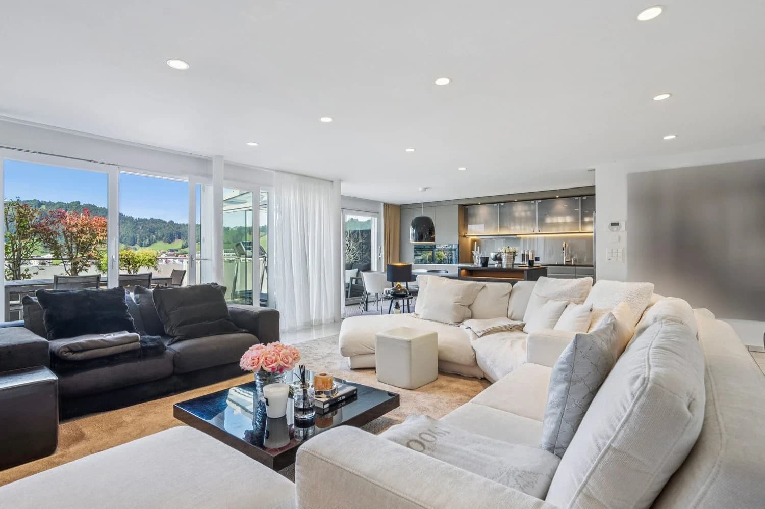 Moderne 3.5-Zimmer-Wohnung im Herzen von Einsiedeln