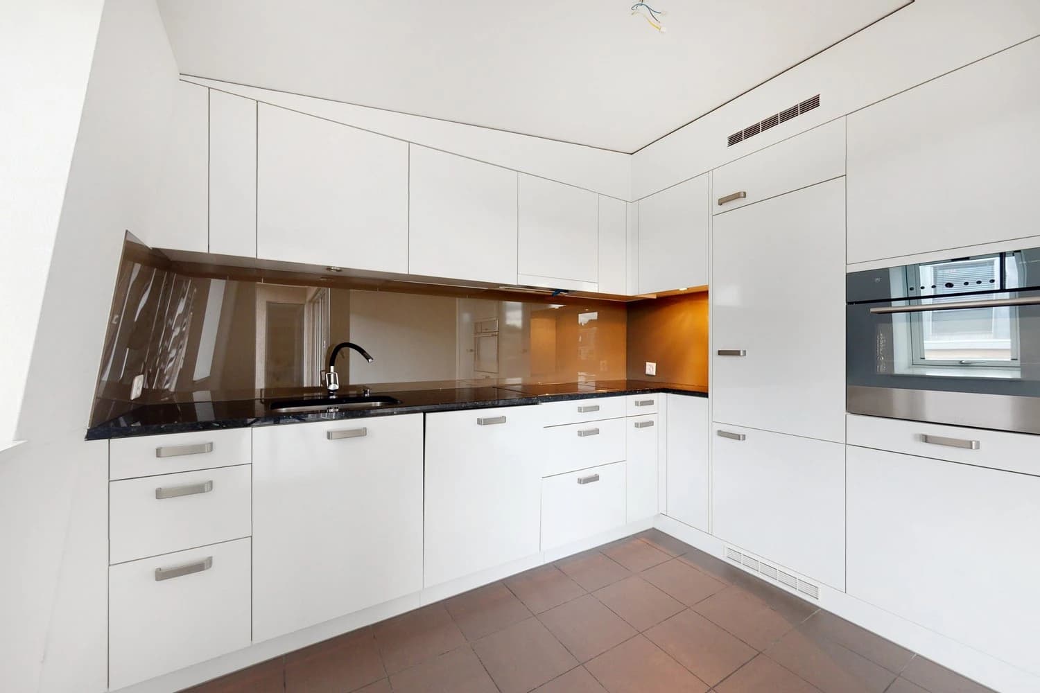 Stilsichere Wohnung in kinderfreundlicher Überbauung