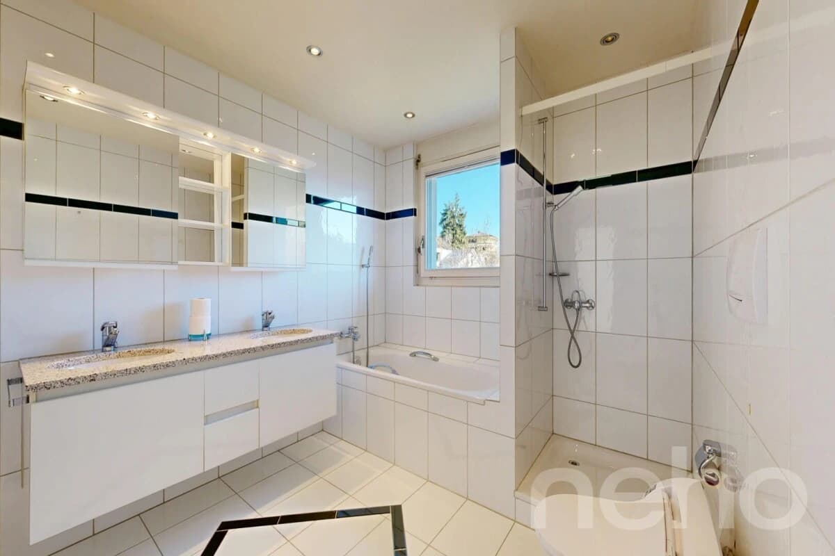 Elegante Wohnresidenz mit separaten Atelier und Panoramasicht