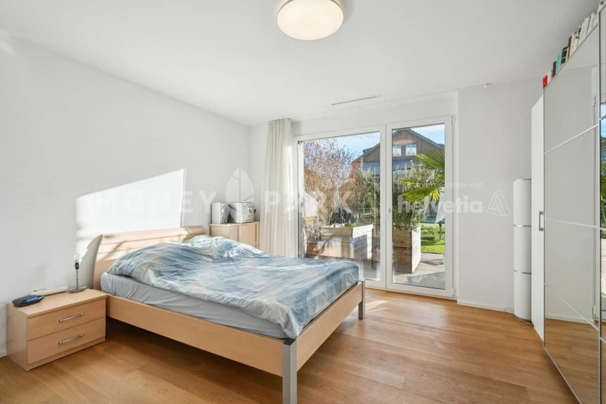 Charmante 2.5-Zimmer-Gartenwohnung mit riesigem Privatgarten