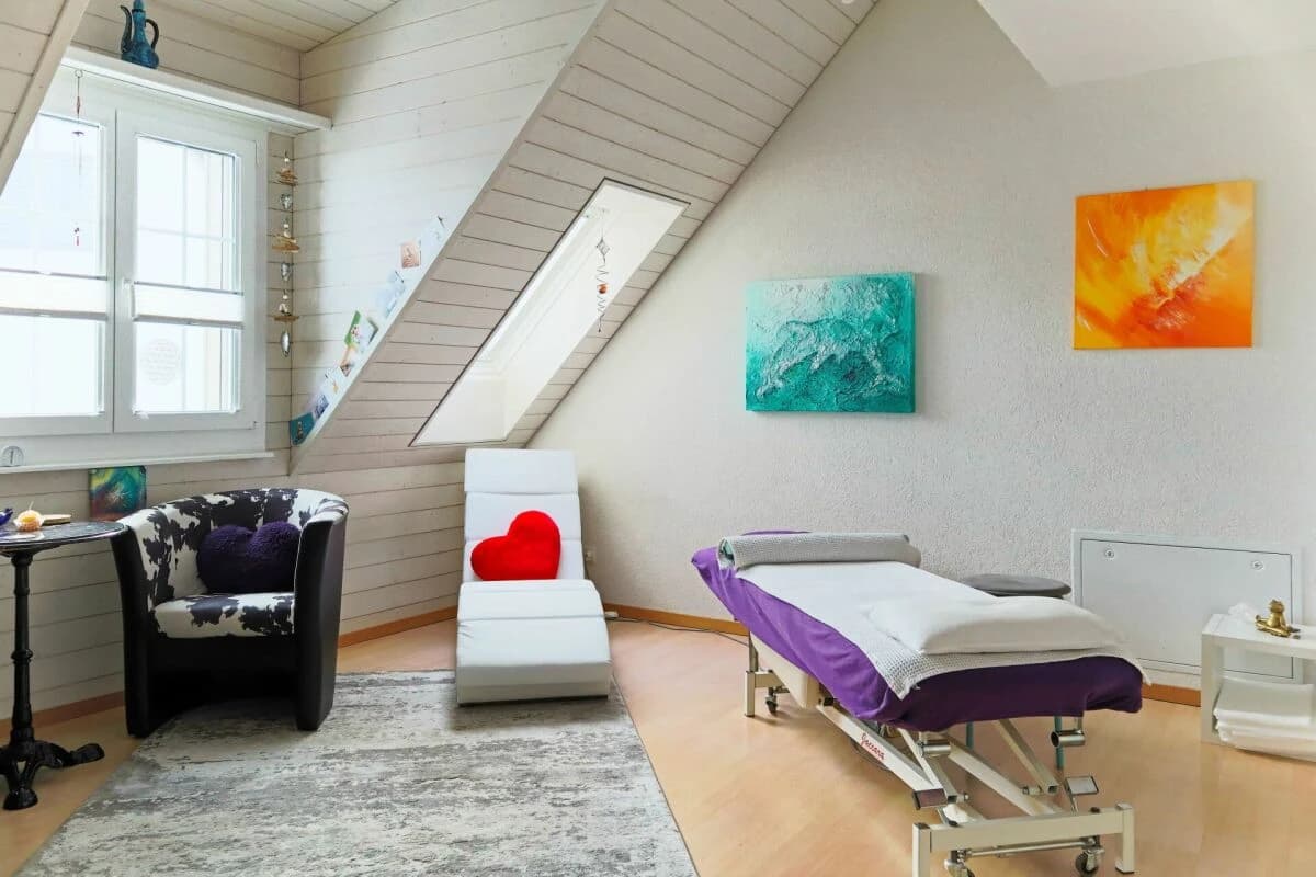 Exklusive 5.5-Zimmer-Maisonnette-Dachwohnung mit grosszügigem Raumgefühl