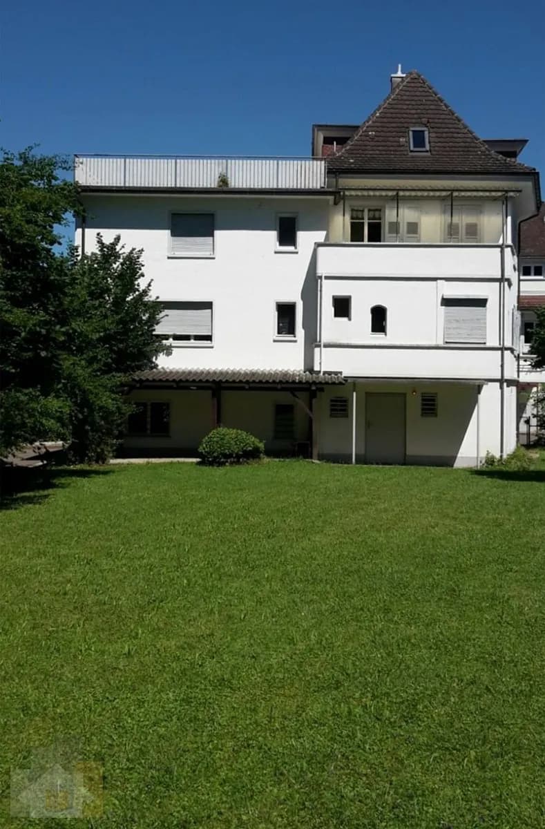 WG Zimmer in Villa mit viel Platz und Garten