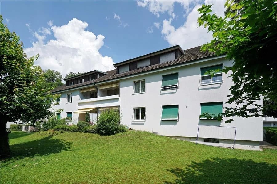 Dachwohnung in ruhiger Liegenschaft