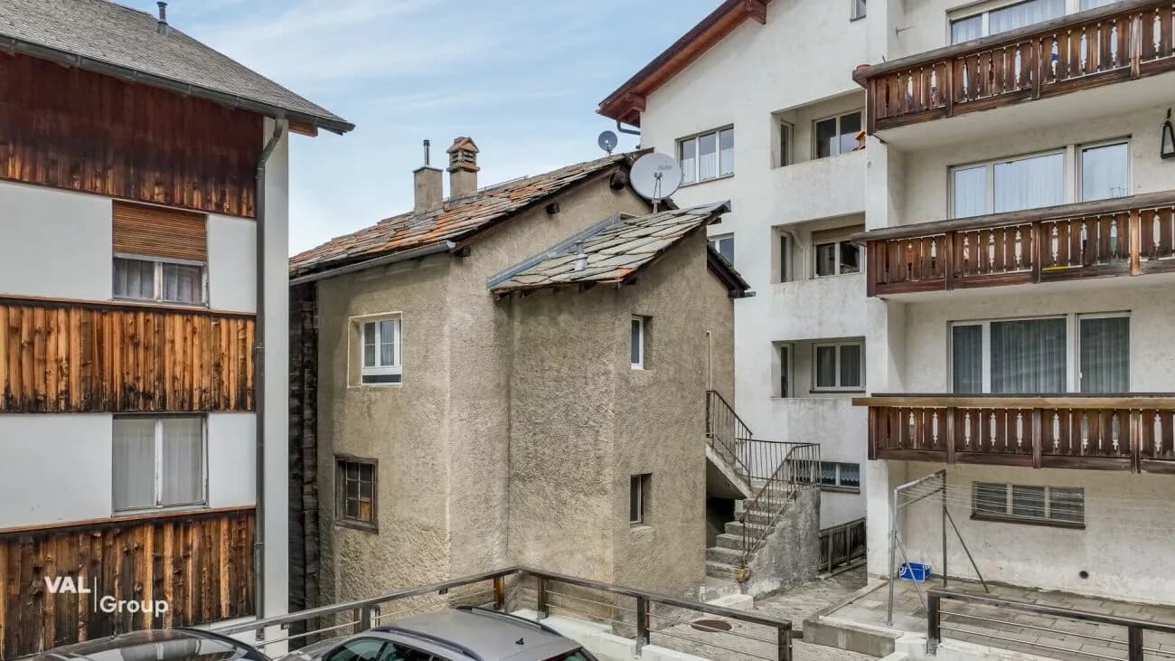 Renovierte Wohnung im Dorfkern mit attraktivem Zusatzraum im Dachgeschoss