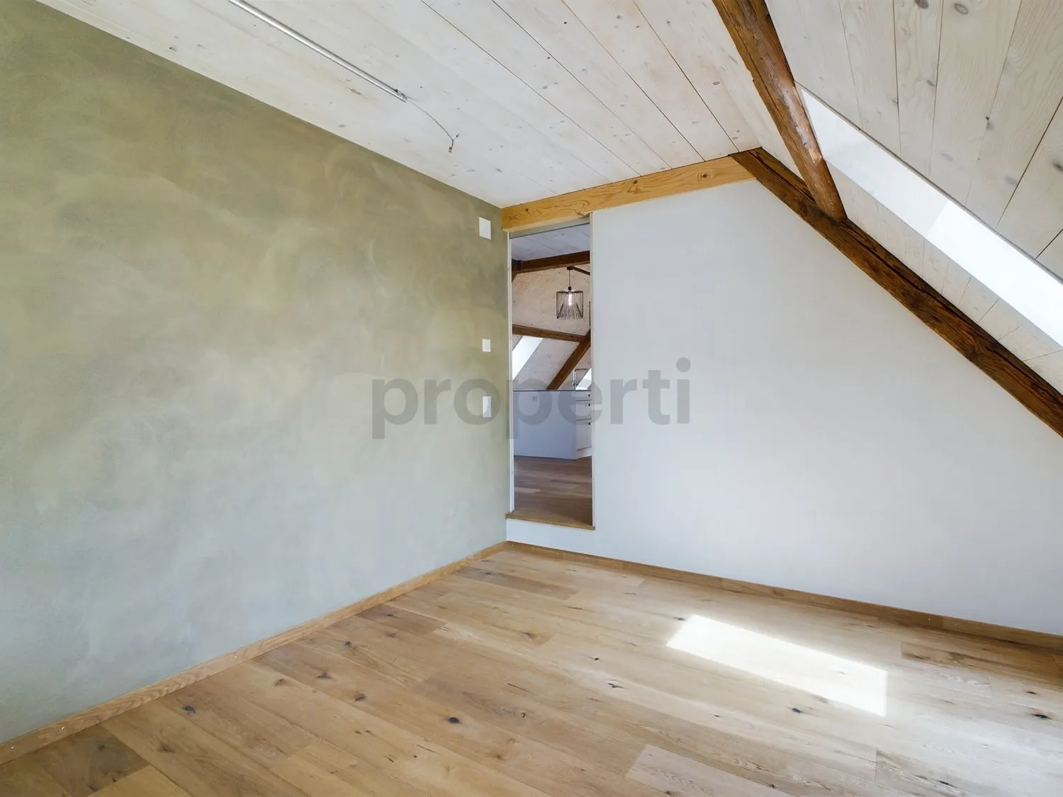 Charmante 3.5-Zimmer Dachwohnung an zentraler Lage in BÃ¤tterkinden