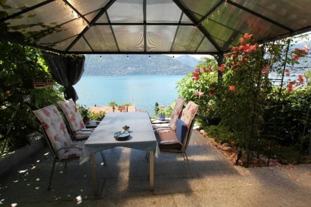 Grosszügiges Haus an idyllischer Lage