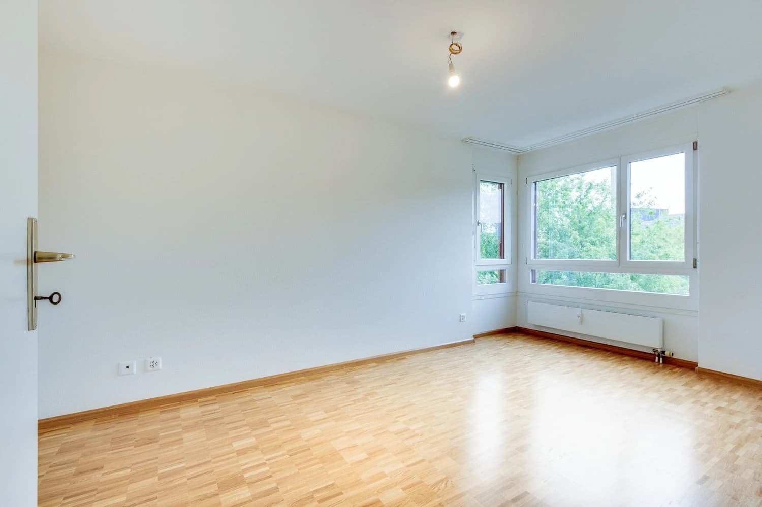 Schöne Aussicht in sonnenverwöhnter Liegenschaft!!!