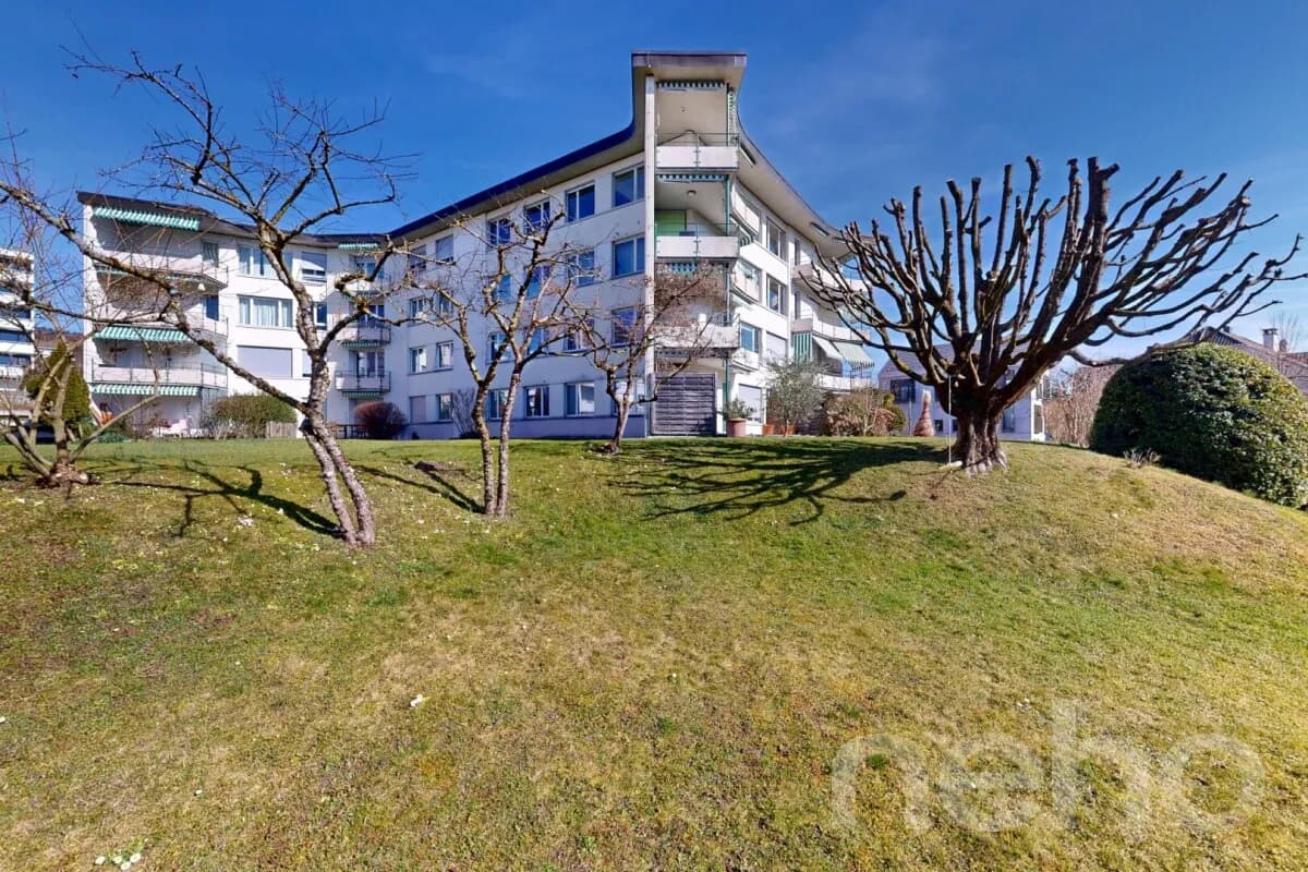 Lichtdurchflutete 4-Zimmer-Wohnung mit See- und Alpenblick in Meilen